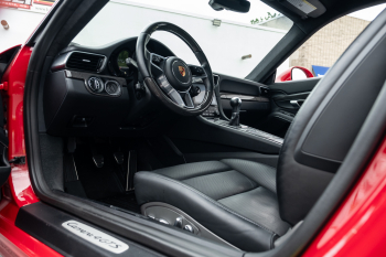 2019 Porsche 911 Carrera 4 GTS