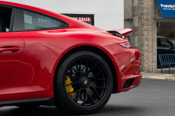 2019 Porsche 911 Carrera 4 GTS