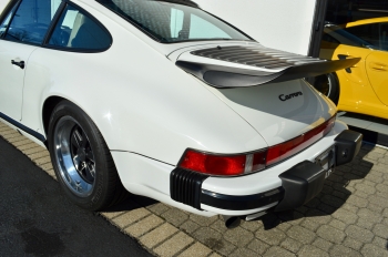 1988 Porsche  Carrera 