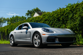 2017 Porsche Panamera 4S ONE OWNER, mint