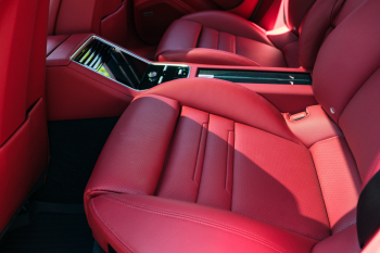 2017 Porsche Panamera 4S ONE OWNER, mint