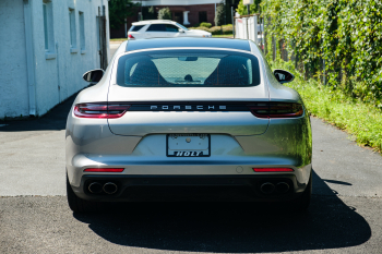 2017 Porsche Panamera 4S ONE OWNER, mint