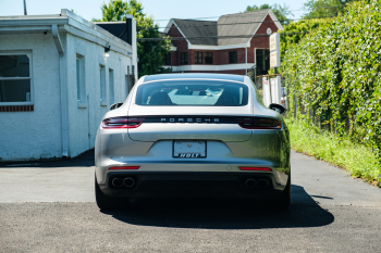 2017 Porsche Panamera 4S ONE OWNER, mint