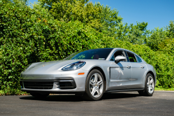 2017 Porsche Panamera 4S ONE OWNER, mint