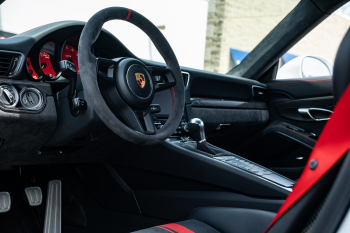 2018 Porsche 911 GT3 - 6-Speed