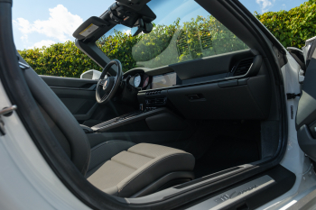 2020 Porsche 911 Carrera Cabriolet