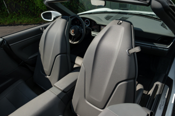2020 Porsche 911 Carrera Cabriolet
