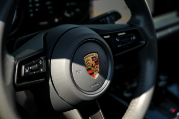 2020 Porsche 911 Carrera Cabriolet