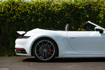 2020 Porsche 911 Carrera Cabriolet