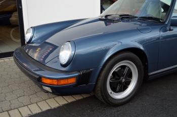 1989 Porsche  911 Carrera 